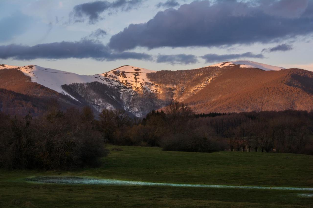 Lorentx Aterpea Burguete Buitenkant foto